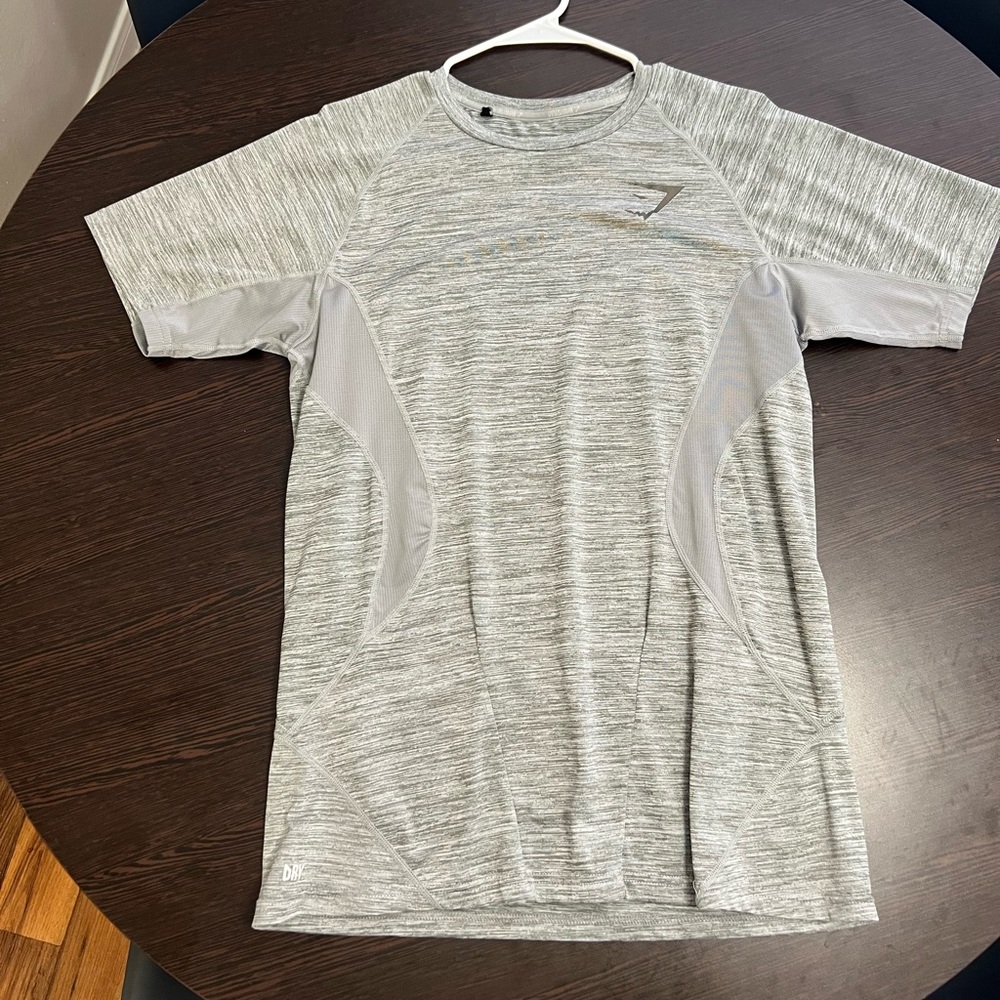 Gymshark Apex shirt GRAY